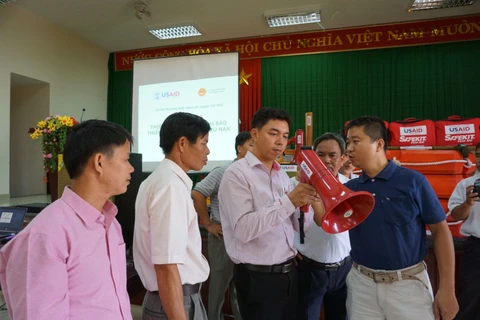 USAID helps Thua Thien-Hue with natural disaster early warning gears