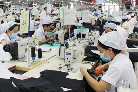 Vietnam spends 11.4 billion USD on garment material imports in H1