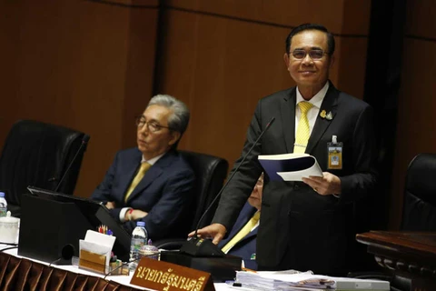 Thai PM presents government policy at parliament 