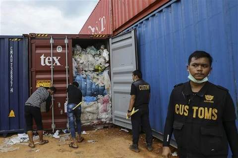 Indonesia continues to return imported waste