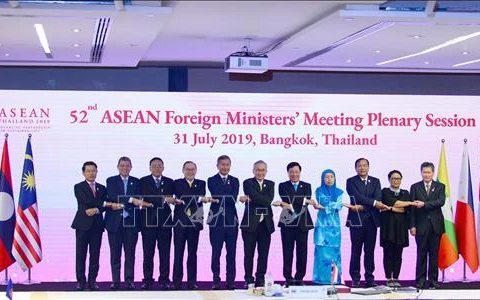 Deputy PM voices concern over developments in East Sea at AMM-52