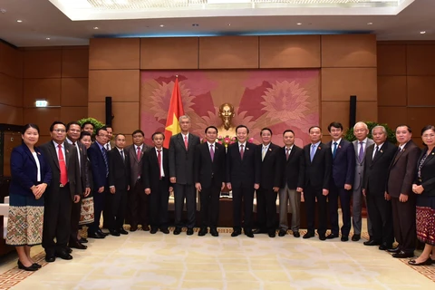 Lao National Assembly delegation welcomed in Hanoi