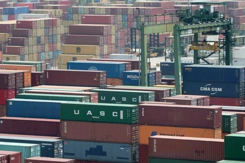 Singapore’s exports continue to drop in second quarter