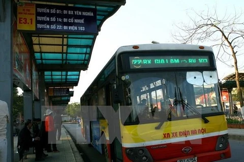 Hanoi to build 300 new bus stops