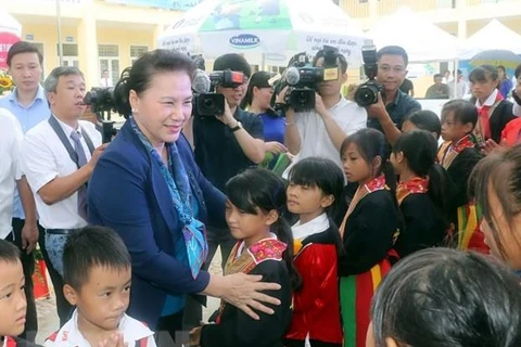 Top legislator visits mountainous commune in Quang Ninh province 