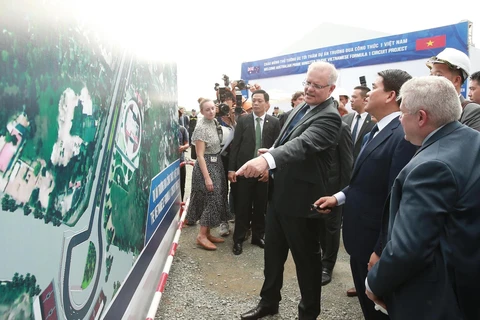 Australian PM visits F1 circuit project in Hanoi