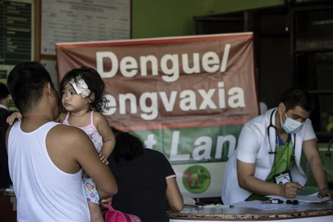 Philippines reports nearly 209,000 dengue cases, with 882 deaths 