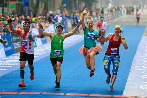 1,000 foreign athletes register for VPBank Hanoi Marathon