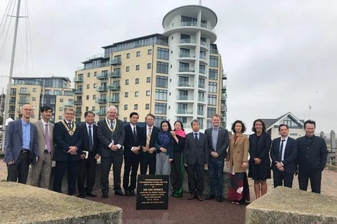 Son La delegation visits UK’s Newhaven city