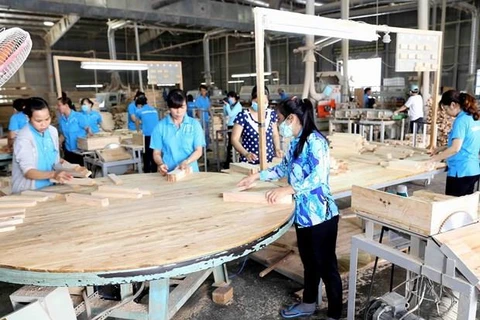 Vietnam likely to gain 11 billion USD from wood, forest products