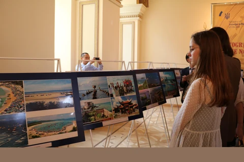 Vietnamese land, people spotlighted at photo exhibition in Ukraine