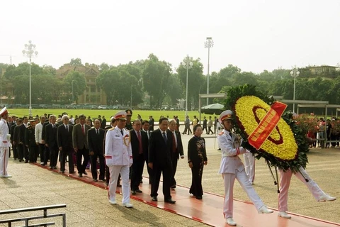9th VFF National Congress: Delegates pay respect to President Ho Chi Minh