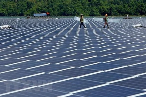 Vietnam, Singapore companies to jointly develop rooftop solar power 