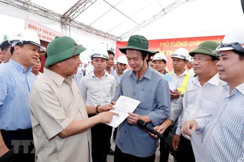 PM urges completion of Trung Luong–My Thuan expressway in early 2021
