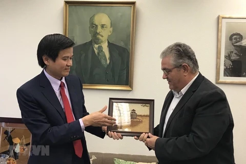 Communist Parties of Vietnam, Greece seek stronger ties