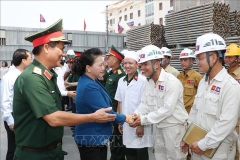 Top legislator visits construction site of Lao NA House, Vientiane province 