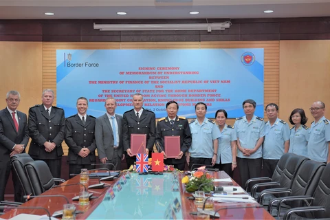 Vietnam Customs, UK border force enhance cooperation