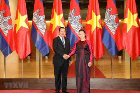 National Assembly Chairwoman meets Cambodian Prime Minister