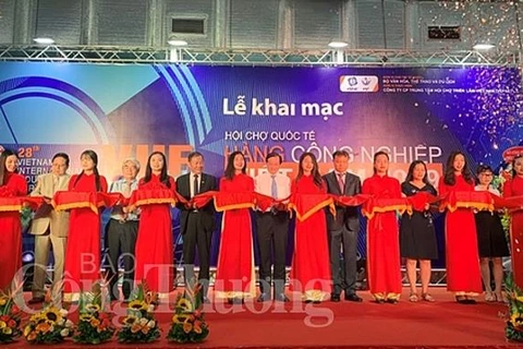 Vietnam int’l industrial fair opens in Hanoi