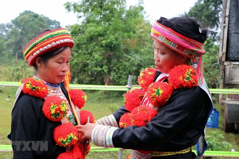 Red Dao group’s costume decoration art recognised as national heritage