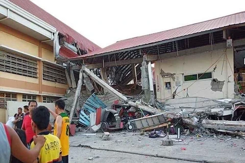 Strong earthquake hits southern Philippines