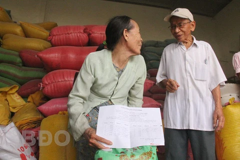 Binh Dinh gets rice relief