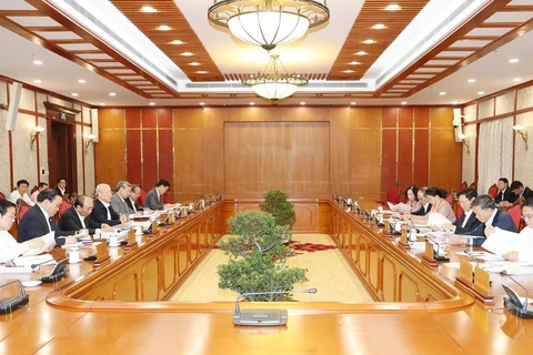 Politburo mulls over anti-corruption documents 