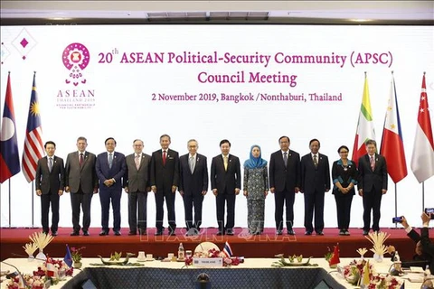 Deputy PM Pham Binh Minh attends ASEAN meetings in Bangkok 
