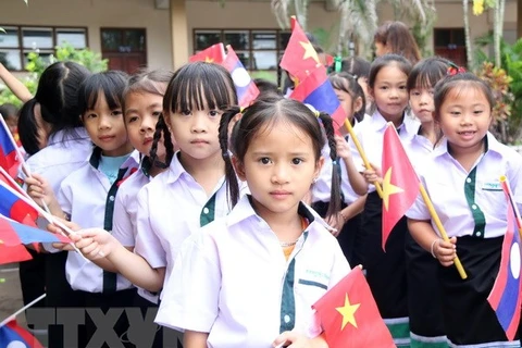 Lao-Vietnamese bilingual school celebrates Vietnamese Teachers’ Day 