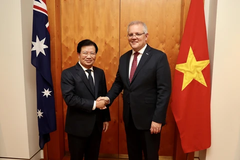 Deputy PM Trinh Dinh Dung pays working trip to Australia
