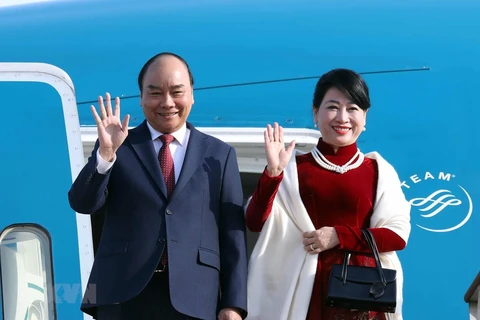 PM Nguyen Xuan Phuc begins official visit to Republic of Korea
