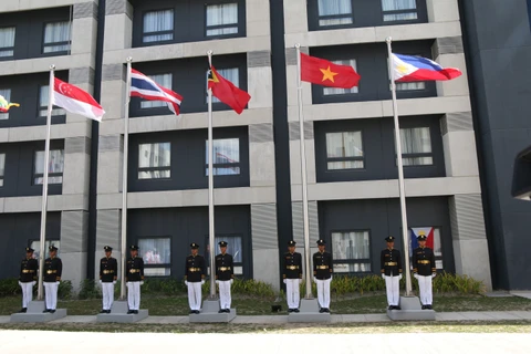 Vietnam takes part in flag raising ceremony at SEA Games 30