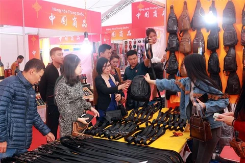 Vietnam-China trade, tourism fair kicks off in Quang Ninh