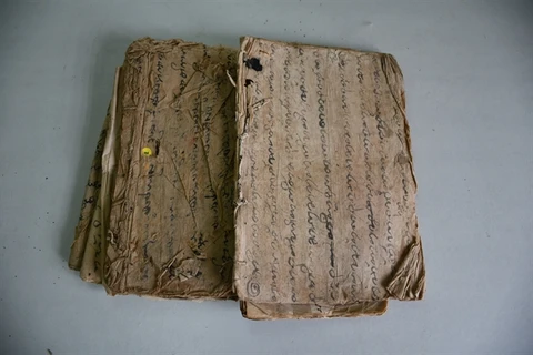 My Son Sanctuary receives ancient Cham script books