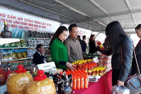 Capital gets to taste Lao Cai province's local specialties