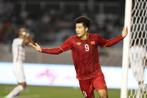 SEA Games 30: Vietnam advance to football final