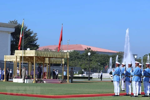 Myanmar President hosts welcome ceremony for Vietnamese PM 