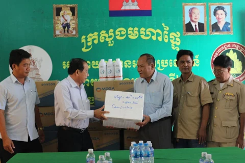 Foot-and-mouth disease vaccines provided for Cambodian province