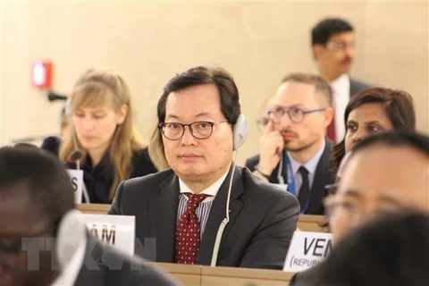 Vietnam attends Global Refugee Forum in Geneva