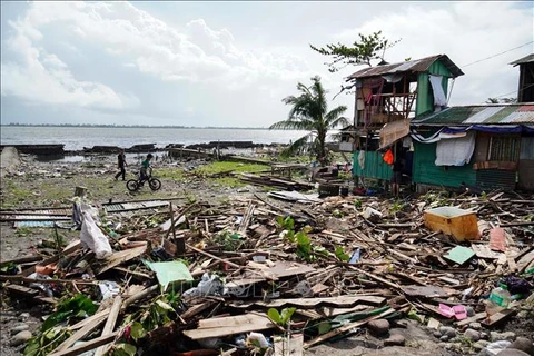 Typhoon Phanfone kills at least 16 in Philippines