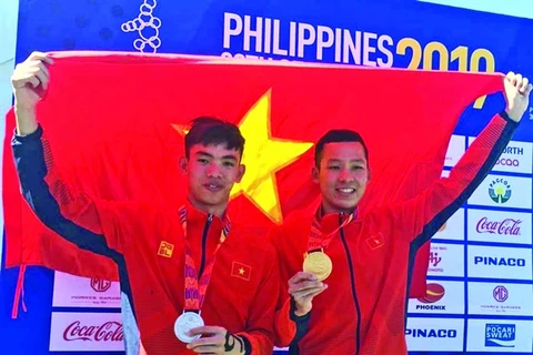 After SEA Games, swimmer Tran Tan Trieu hits open waters