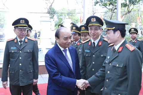 Prime Minister examines guard force’s combat readiness