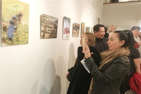 Photo exhibition on Vietnam opens in Hungary