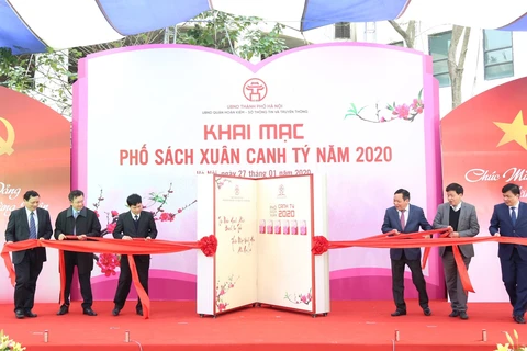 Hanoi opens 2020 Spring Book Street