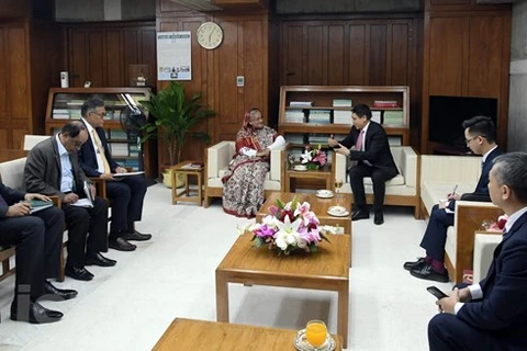 Bangladeshi PM receives new Vietnamese Ambassador 