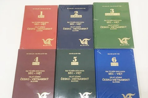 Czech-Vietnamese encyclopaedia wins Dictionary of the Year award 