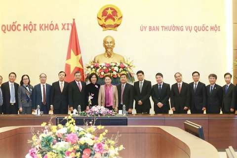 NA leader receives newly accredited diplomats of Vietnam