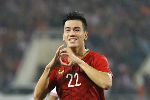 FIFA praises Vietnamese striker Linh