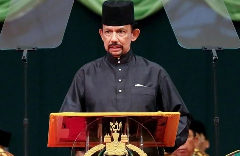 Top leaders extend congratulations to Brunei on National Day