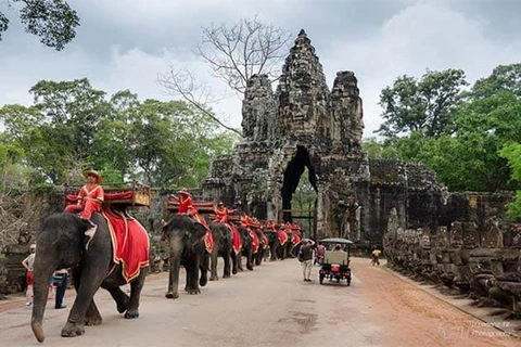 Cambodia extend foreigners’ stay at Angkor park 